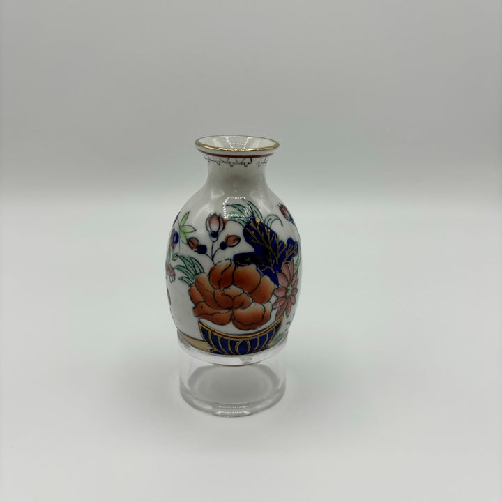 Small vase with oriental design