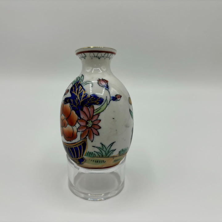 Small vase with oriental design