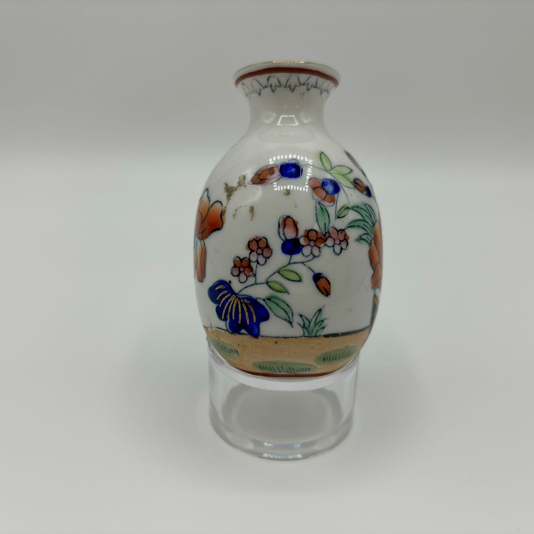 Small vase with oriental design