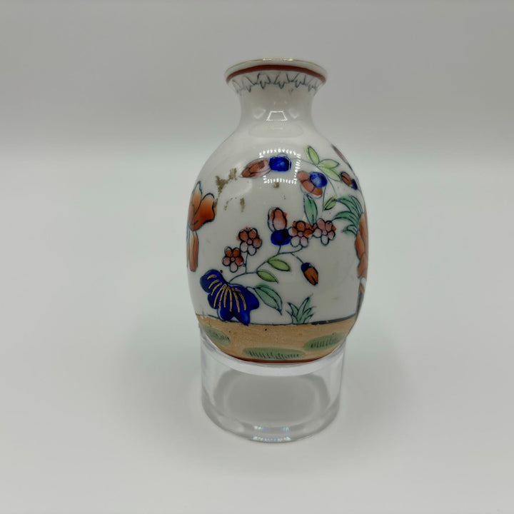 Small vase with oriental design