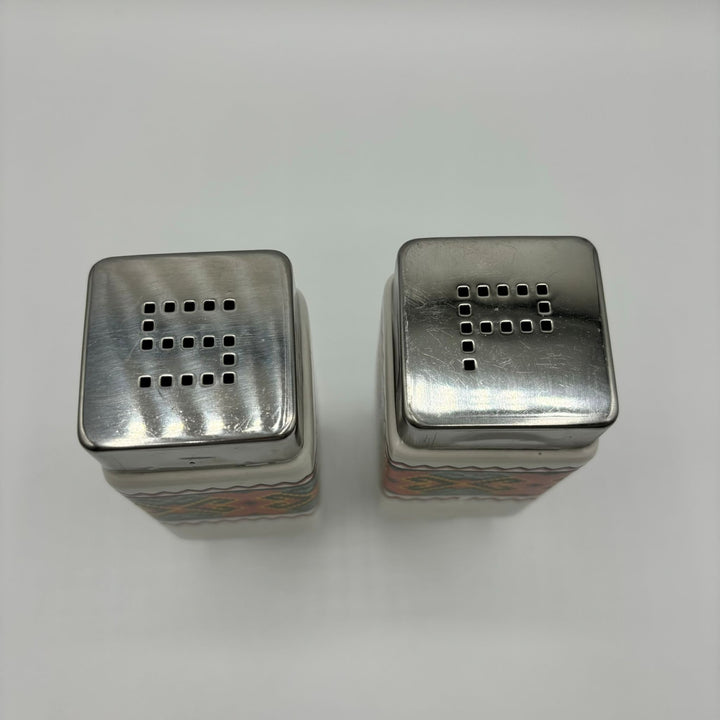 Salt and pepper shaker