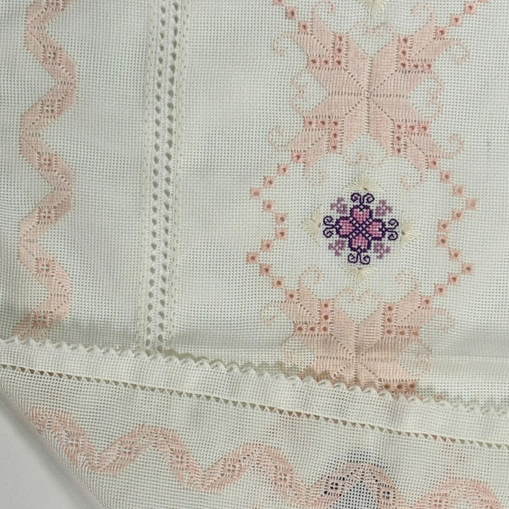 Embroidered doily/table runner