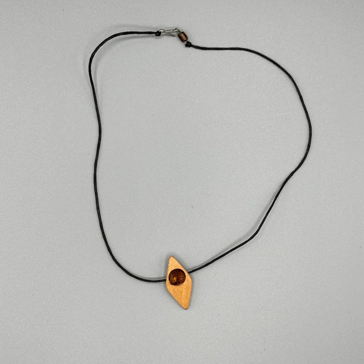 String Necklace-Diamond Shaped